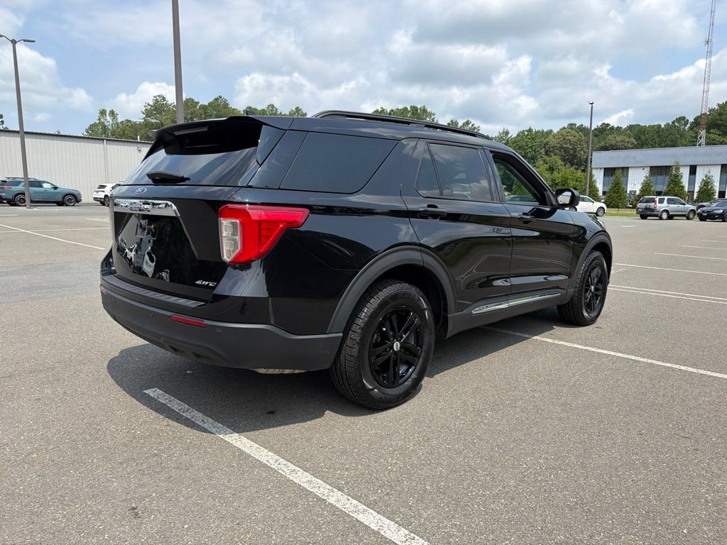 Used 2023 Ford Explorer XLT AWD/4WD image 5