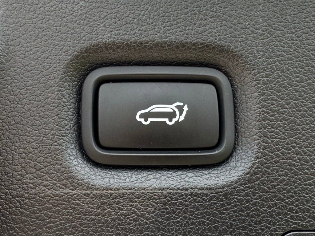 Used 2023 Hyundai Santa Fe SEL image 11
