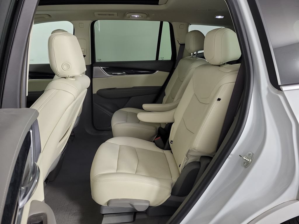 Used 2024 Cadillac XT6 Premium Luxury w/ LPO, Floor Liner Package AWD/4WD image 10