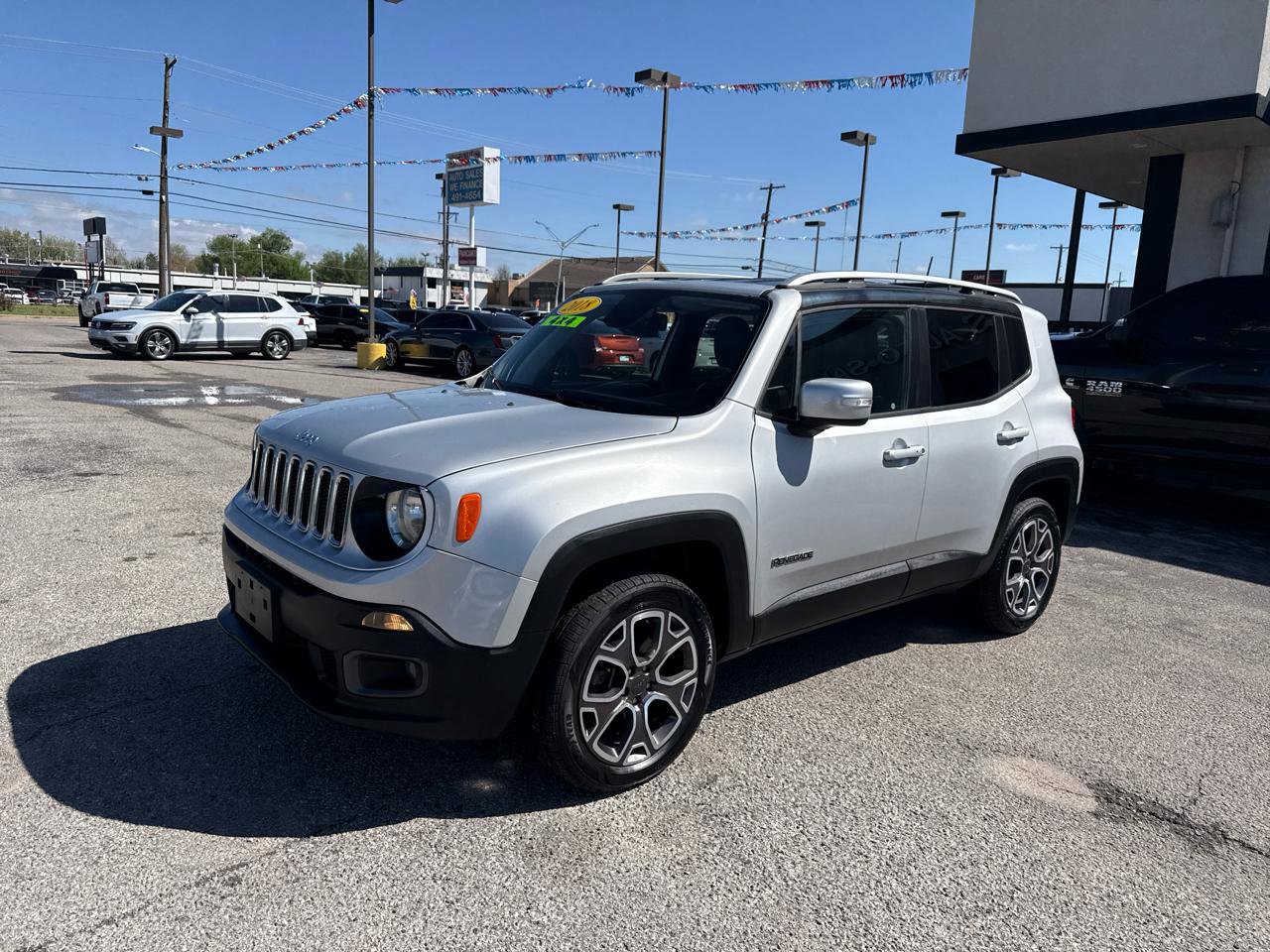 Used 2018 Jeep Renegade Limited w/ UConnect 8.4 Nav Group AWD/4WD image 2