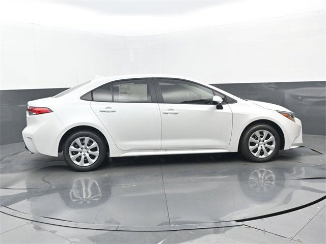 New 2026 Toyota Corolla LE image 2