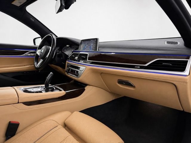Used 2022 BMW 750i xDrive w/ Executive Package AWD/4WD image 26
