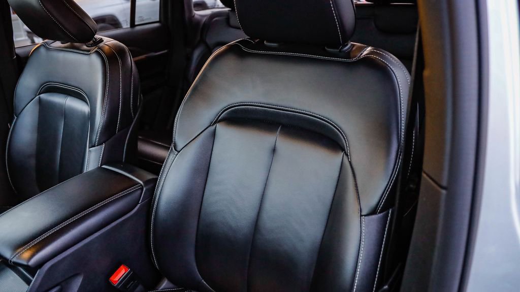 Certified 2024 Jeep Grand Cherokee Limited image 29