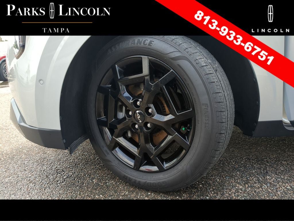 Used 2025 Kia Carnival SX FWD image 36