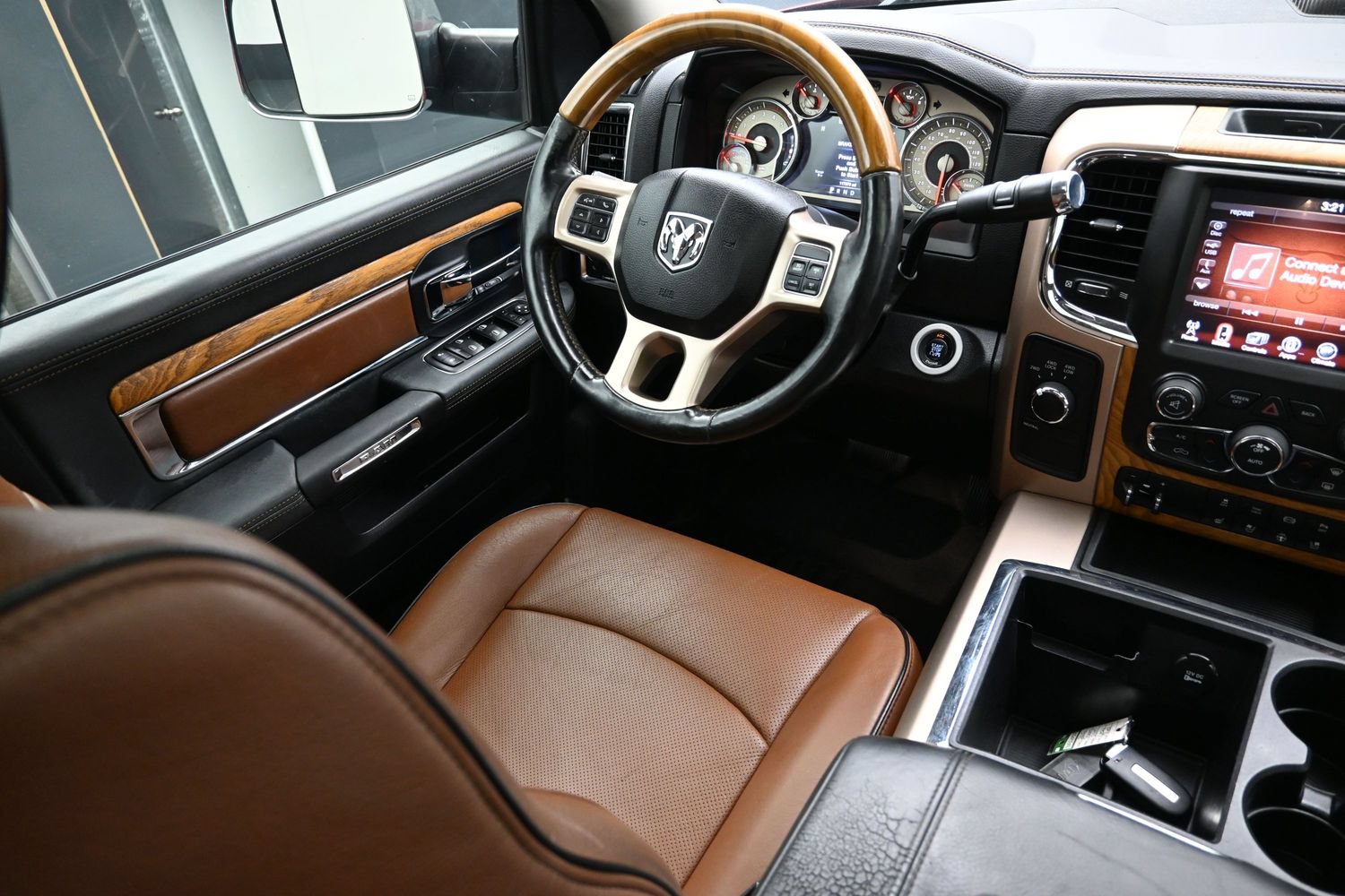 Used 2015 RAM 2500 Longhorn w/ Convenience Group AWD/4WD image 24