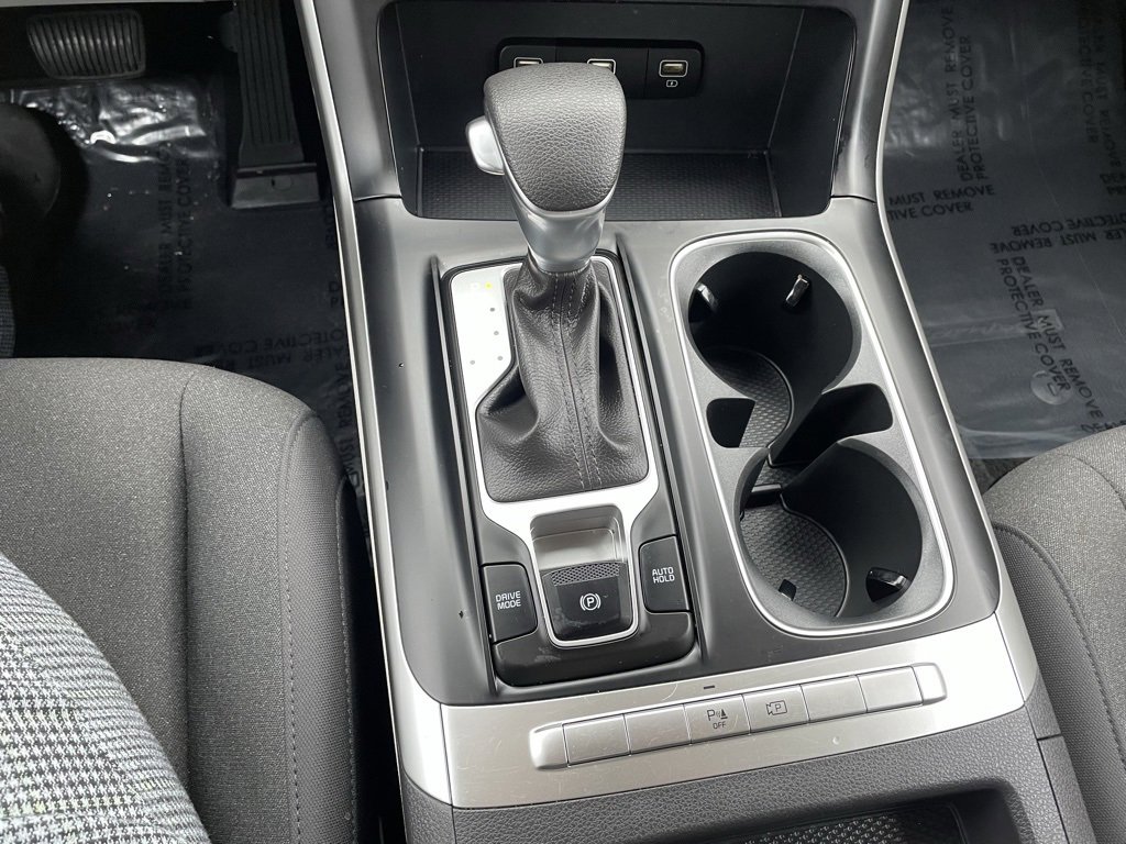 Used 2024 Kia Carnival LX image 30