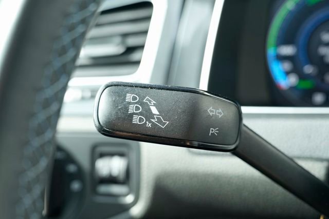 Used 2019 Volkswagen e-Golf SEL Premium image 43