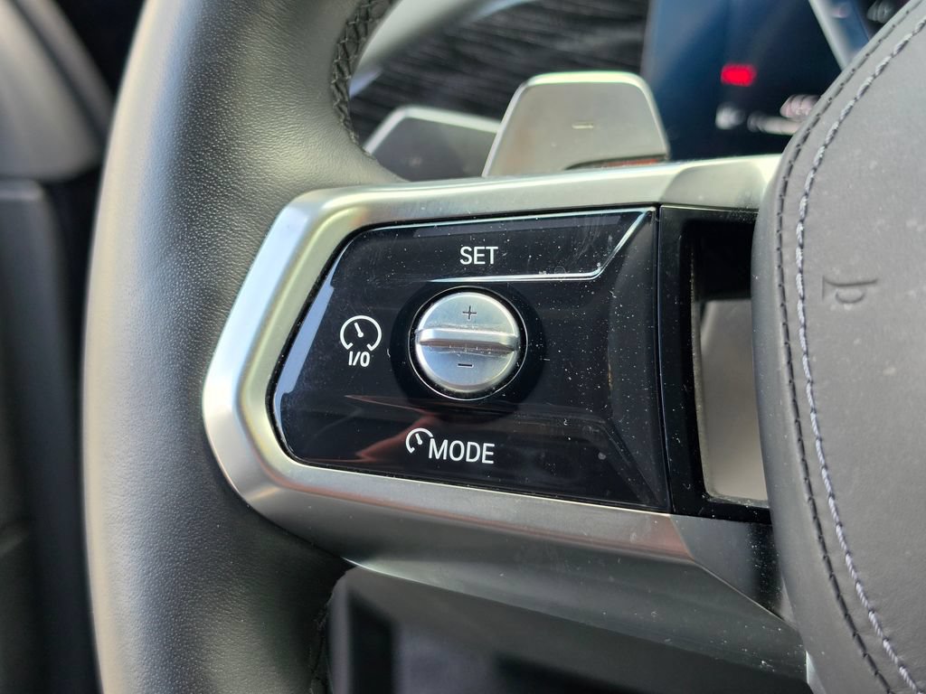 Used 2025 BMW 740i xDrive AWD/4WD image 21