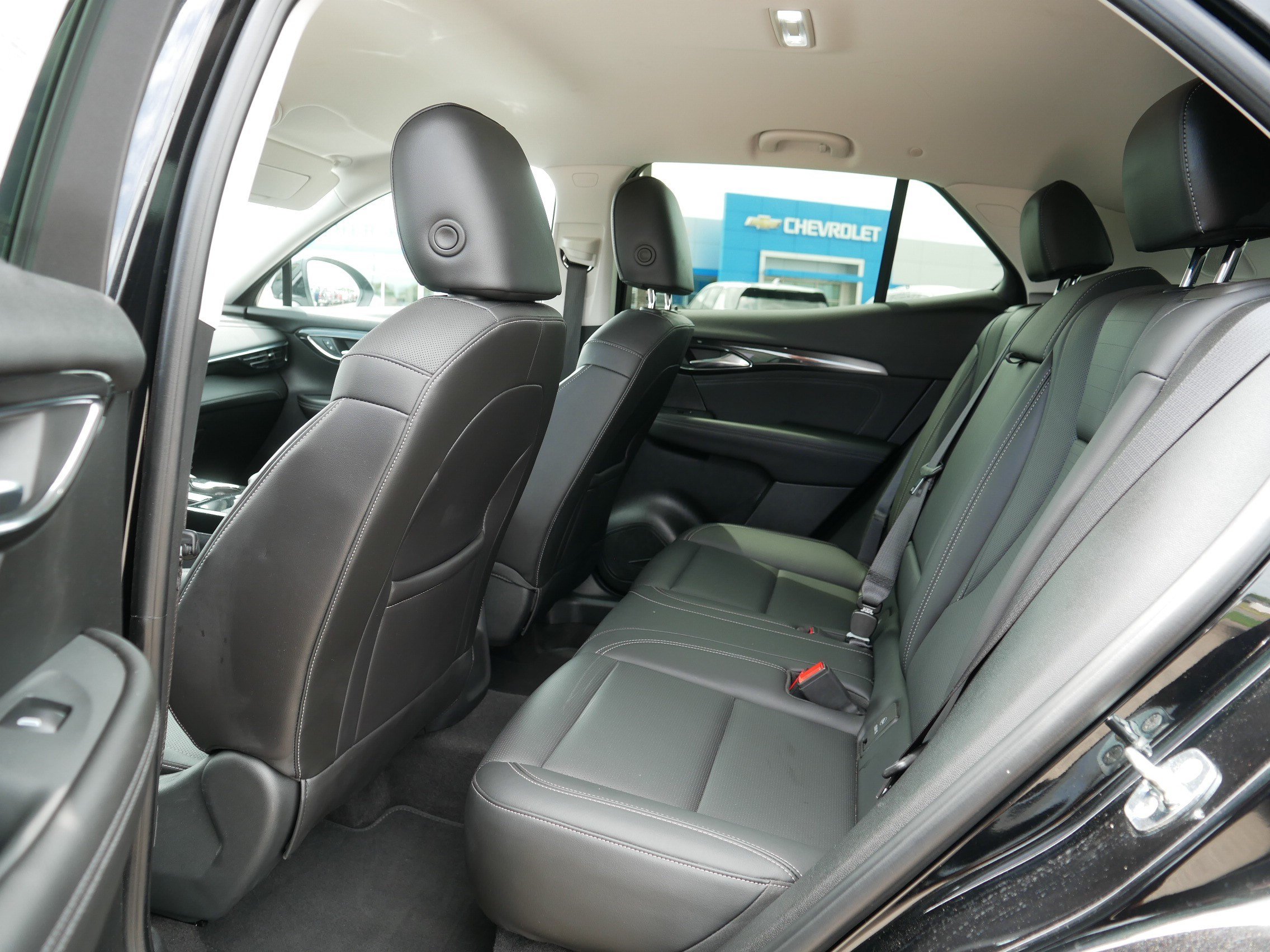 Used 2025 Buick Envision Preferred AWD/4WD image 35