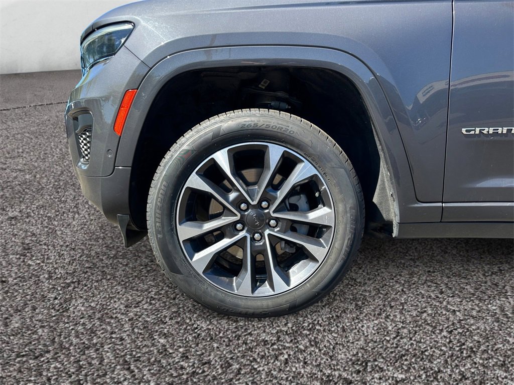 Certified 2023 Jeep Grand Cherokee L Overland image 11