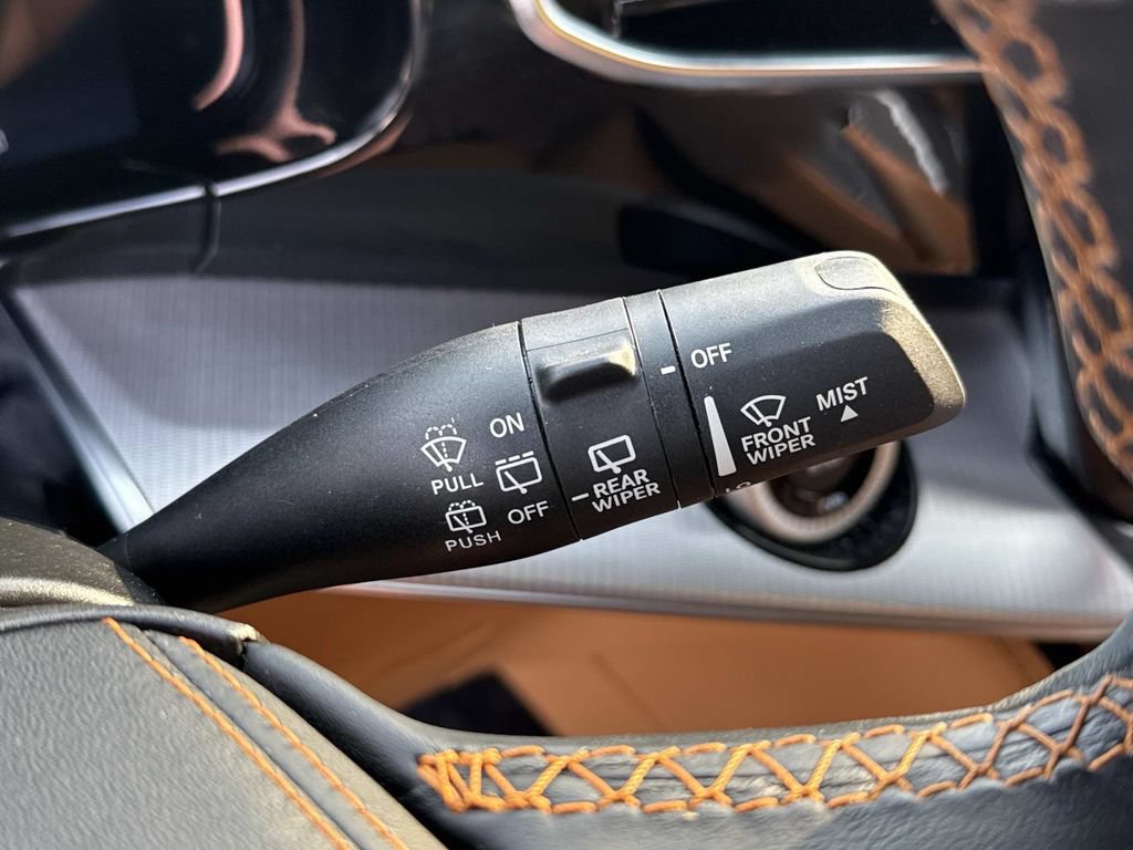 Used 2022 Jeep Grand Wagoneer Series III AWD/4WD image 21