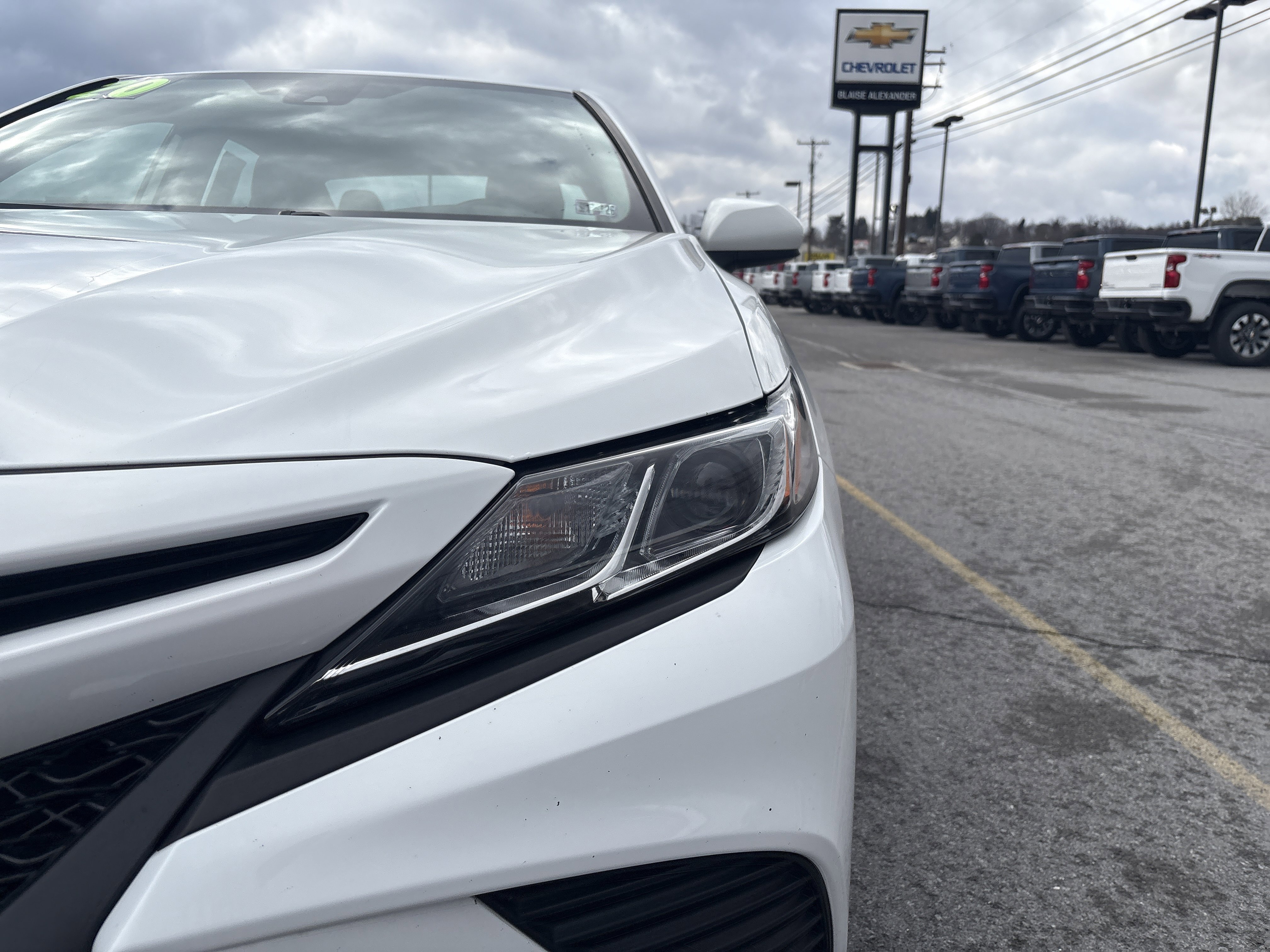 Used 2020 Toyota Camry SE image 10