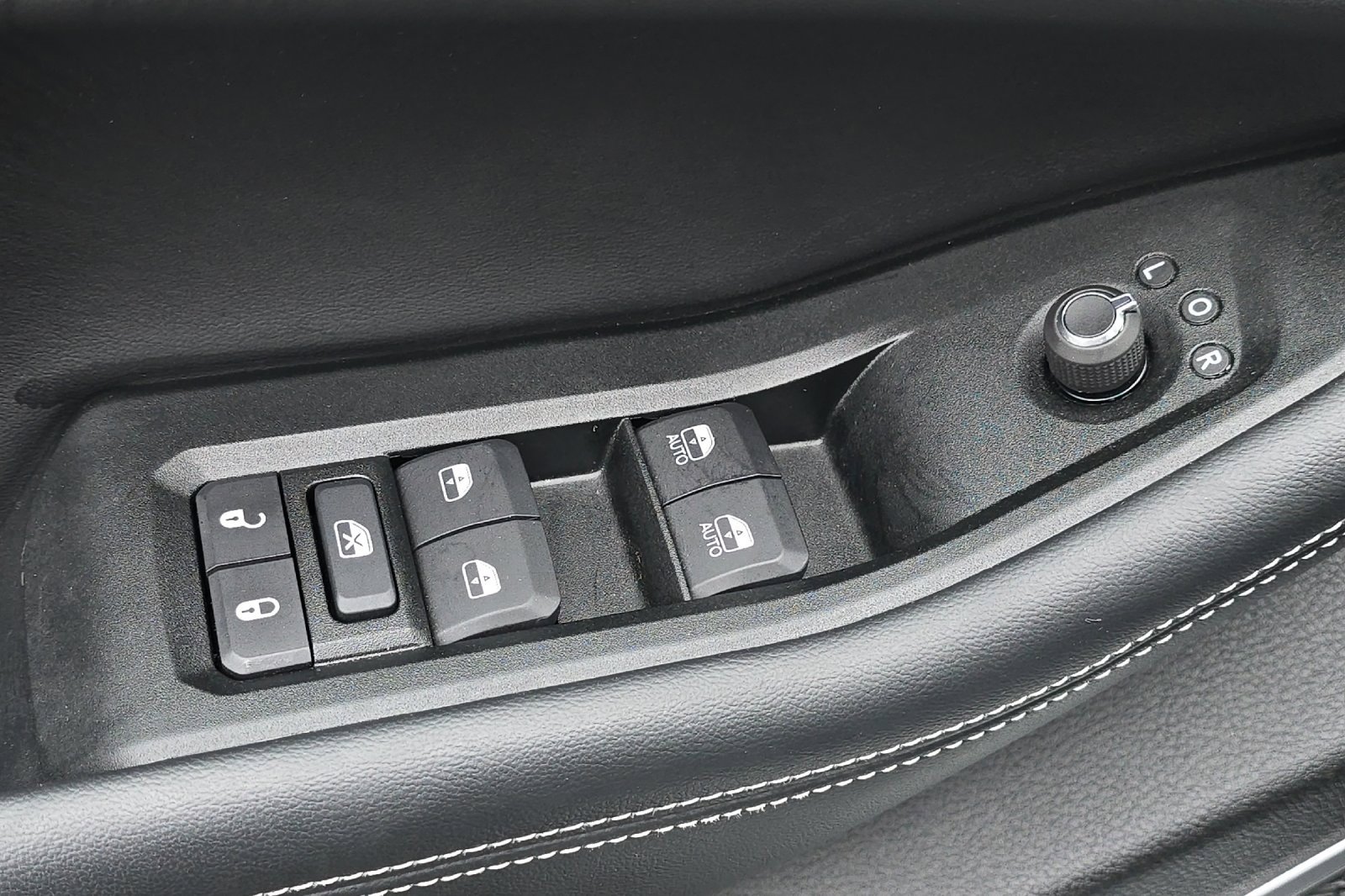 Used 2025 Jeep Grand Cherokee Limited 4xe image 14