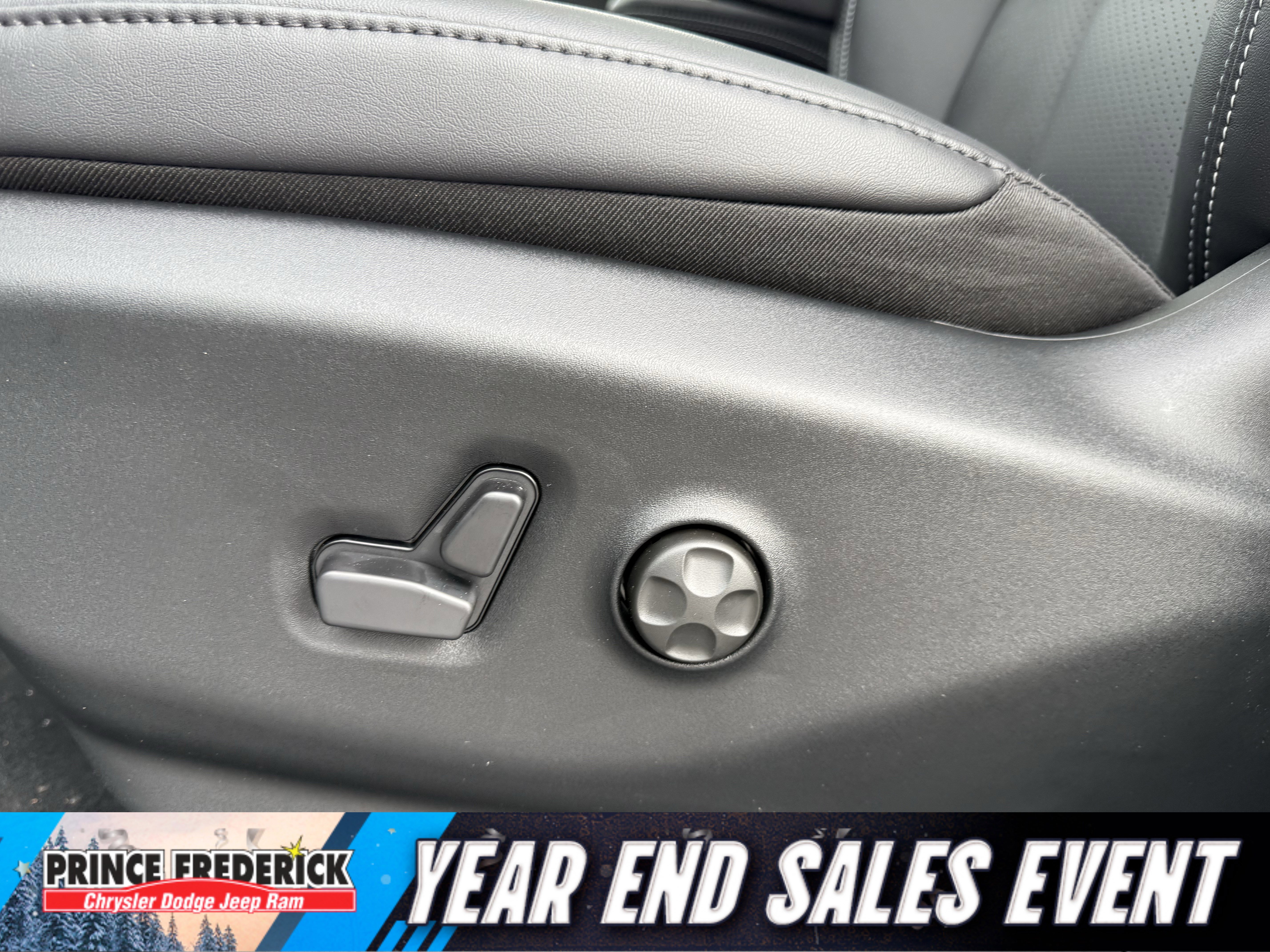 New 2026 Chrysler Pacifica Select image 11