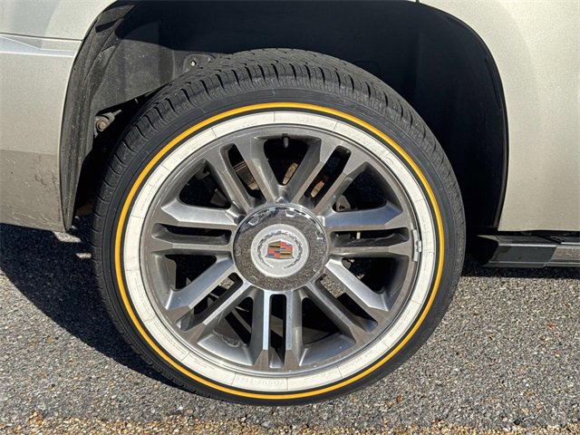 Used 2014 Cadillac Escalade Premium image 5