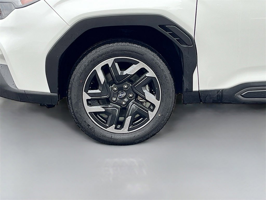 Used 2025 Subaru Forester Limited w/ Popular Package #2 image 32