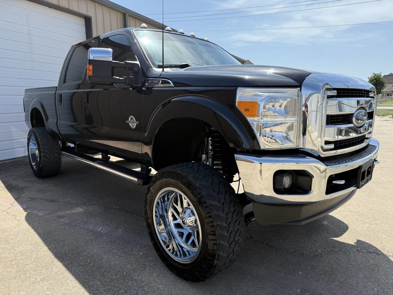Used 2014 Ford F250 Lariat w/ Chrome Package image 3