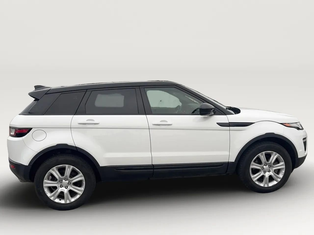 Used 2018 Land Rover Range Rover Evoque SE Premium AWD/4WD image 8