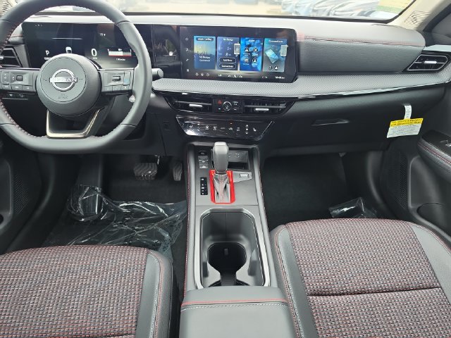 New 2026 Nissan Kicks SR w/ Cold Weather Package FWD image 14