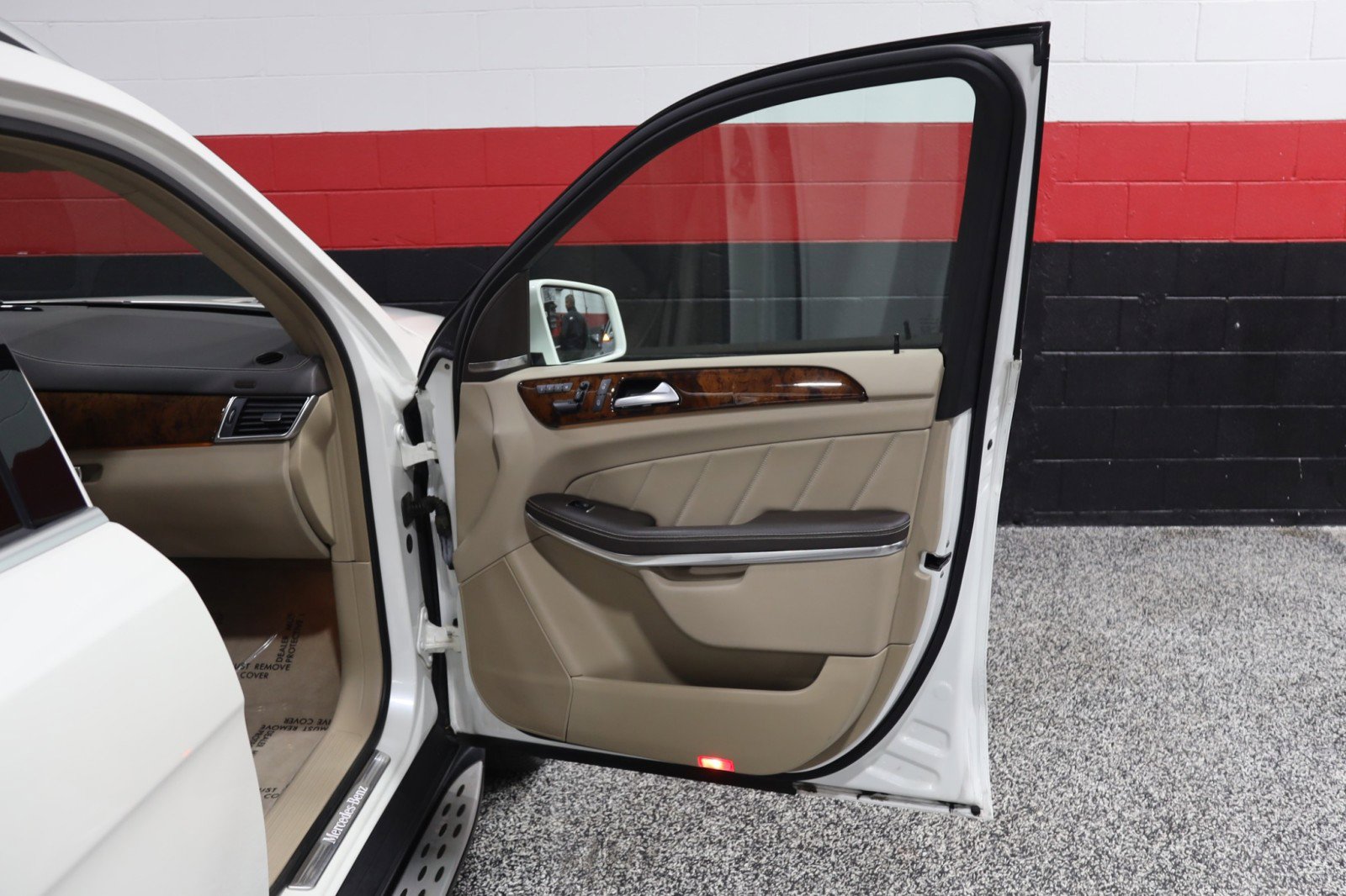 Used 2013 Mercedes-Benz GL 550 4MATIC AMG Sport 4dr Suv image 44