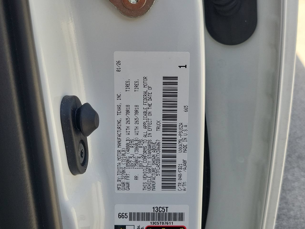 Used 2026 Toyota Tundra SR5 w/ SR5 Convenience Package AWD/4WD image 32