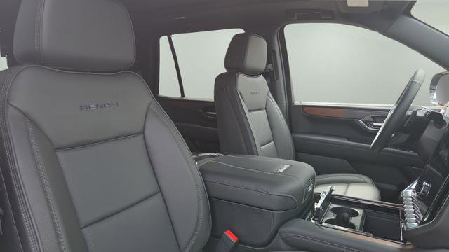 New 2026 GMC Yukon Denali w/ Sun & Power Step Package image 18