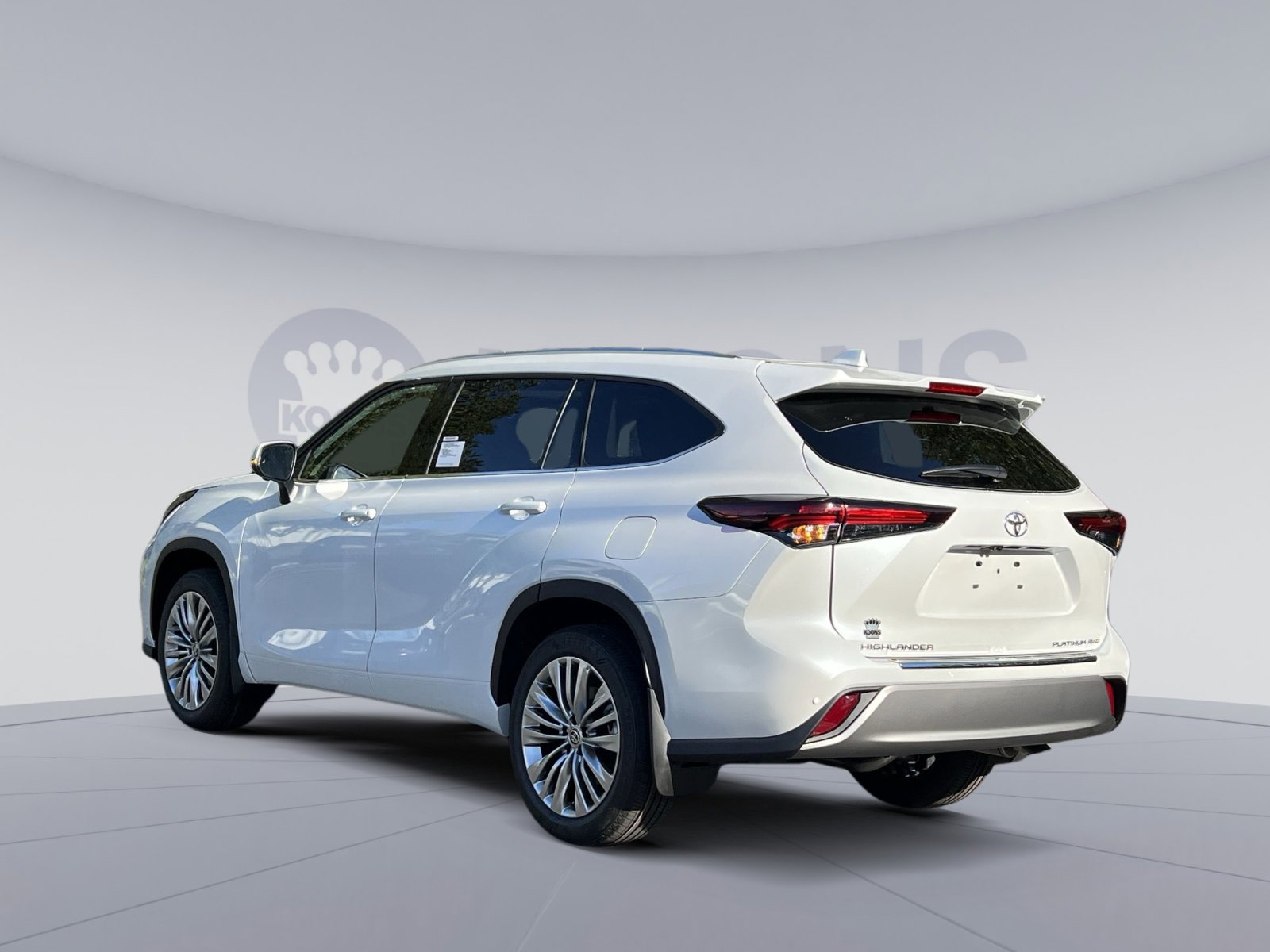 New 2025 Toyota Highlander Platinum image 4