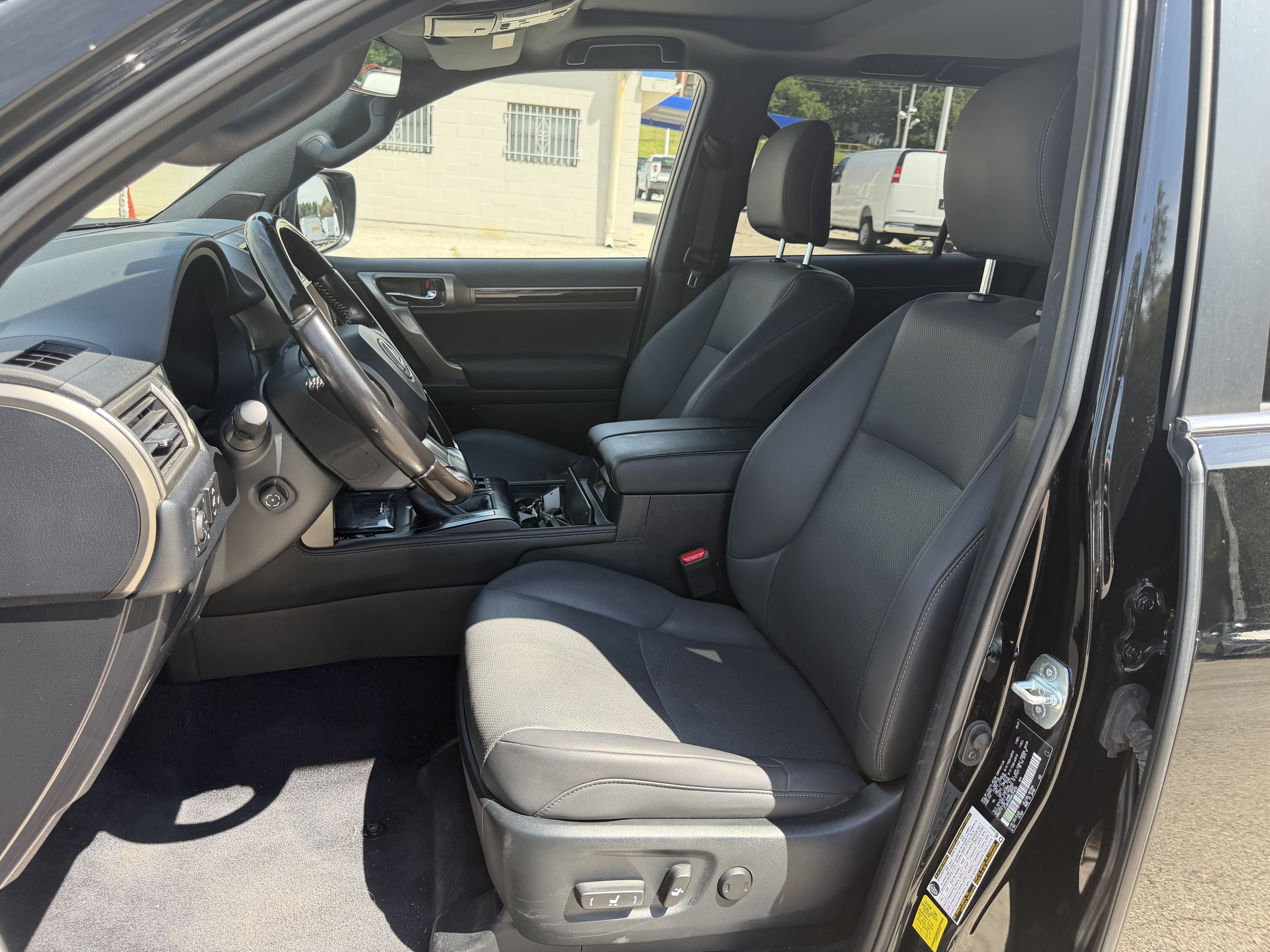 Used 2021 Lexus GX 460 Premium w/ Premium Package AWD/4WD image 12
