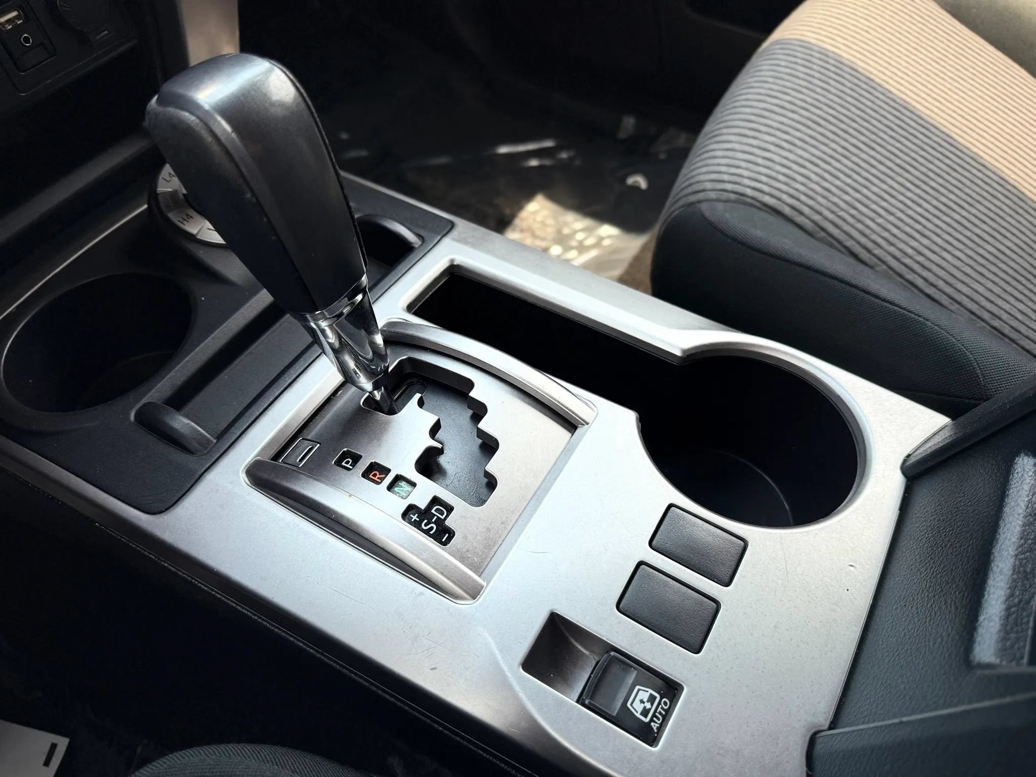 Used 2018 Toyota 4Runner SR5 AWD/4WD image 35
