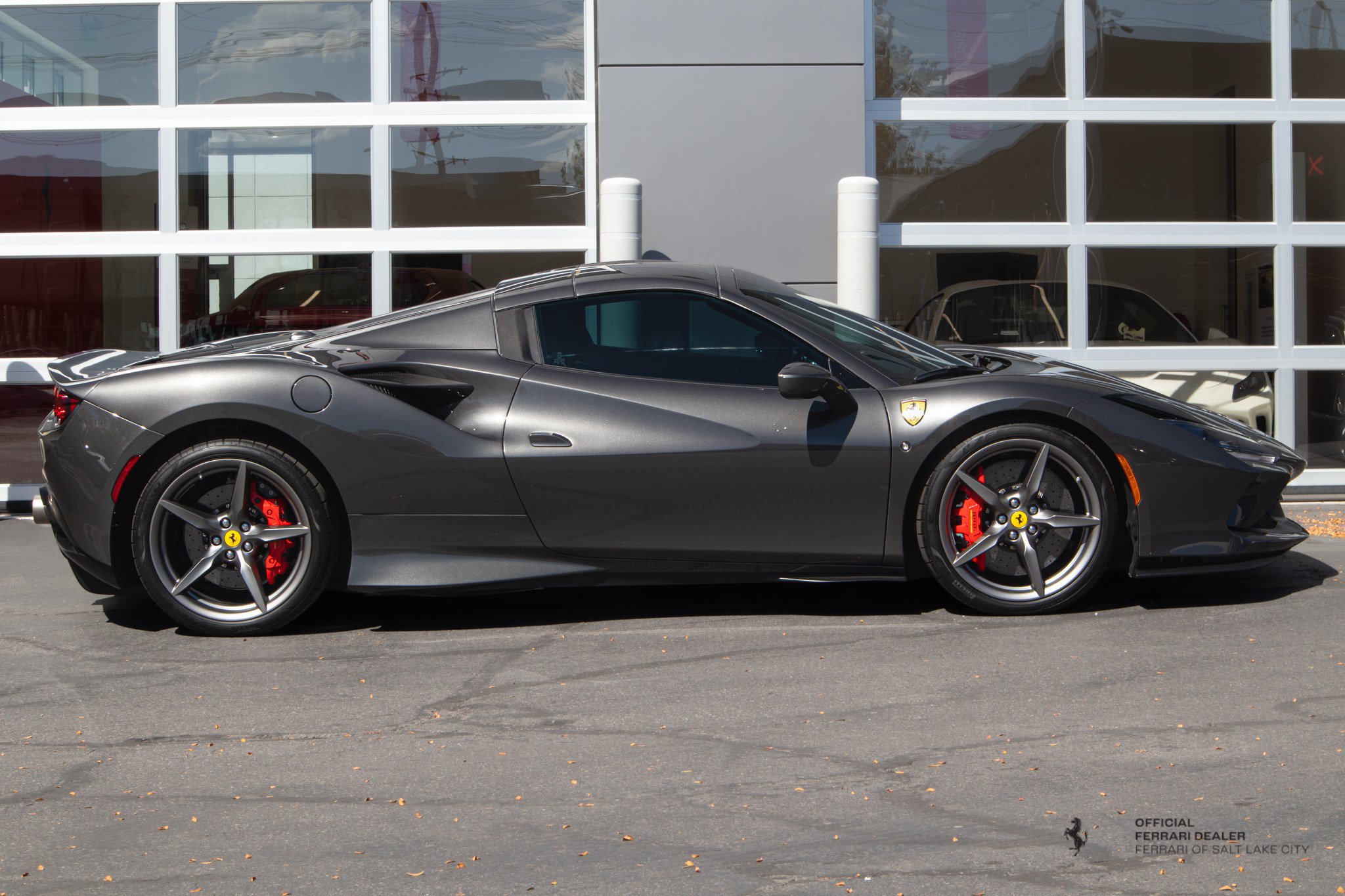 Used 2022 Ferrari F8 Tributo RWD image 10