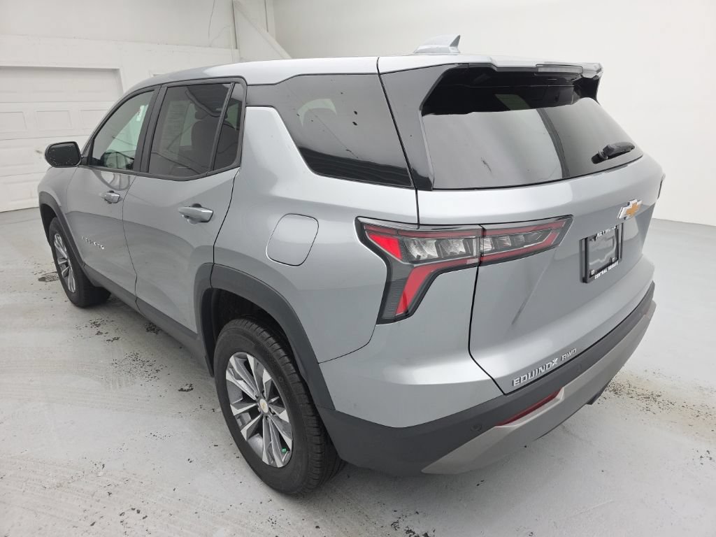 Used 2026 Chevrolet Equinox LT AWD/4WD image 10