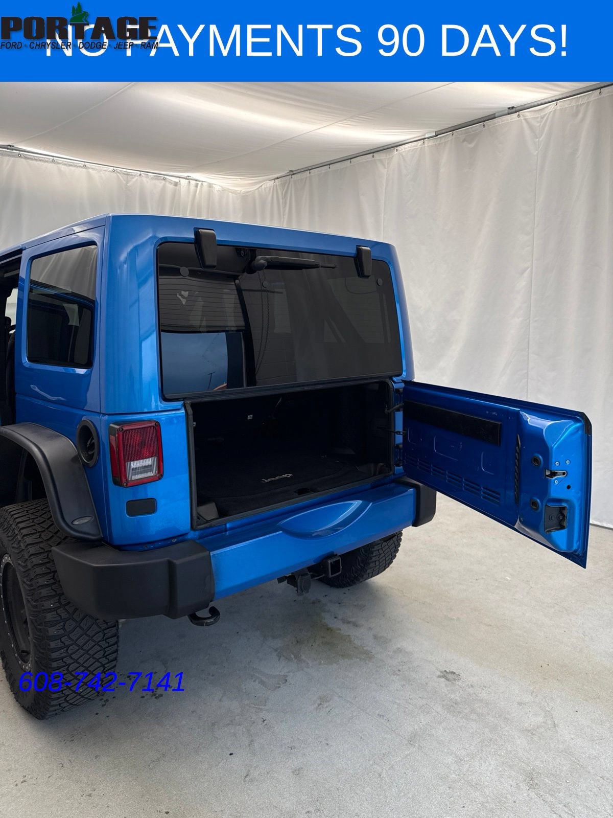 Used 2016 Jeep Wrangler Unlimited Sahara w/ Connectivity Group AWD/4WD image 38