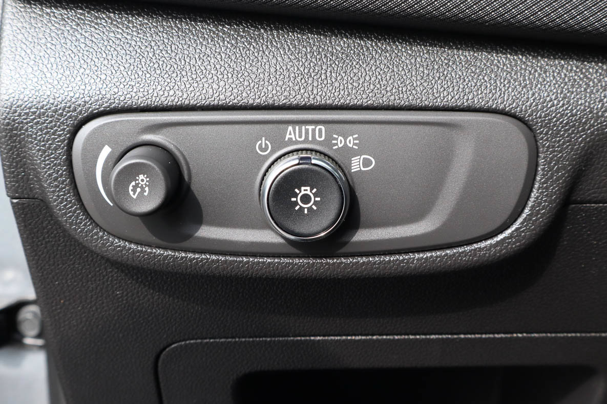 Used 2025 Chevrolet TrailBlazer LT FWD image 16
