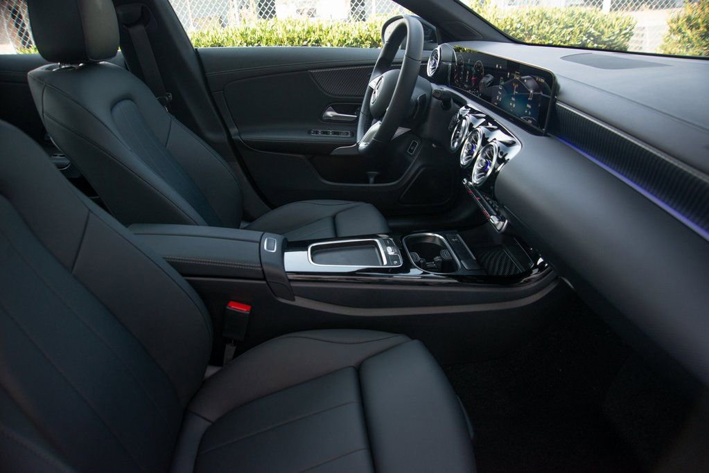 Certified 2025 Mercedes-Benz CLA 250 4MATIC image 29