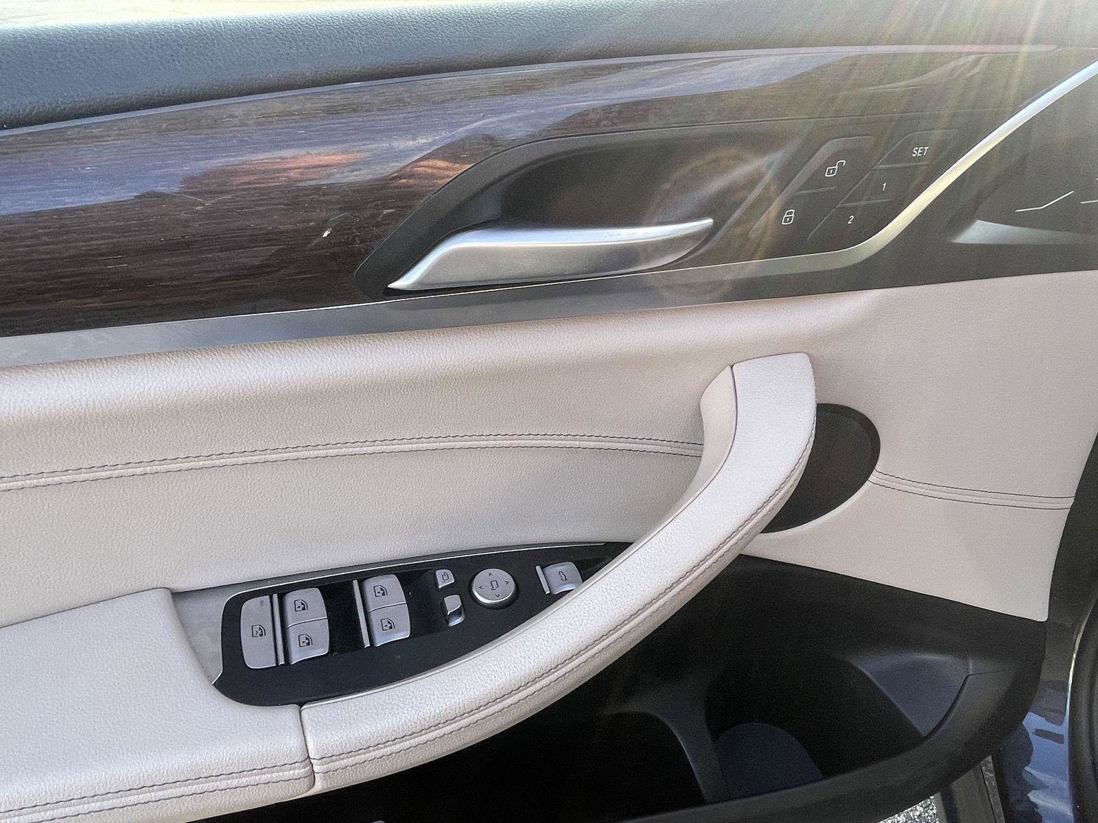 Used 2022 BMW X4 xDrive30i w/ Premium Package image 11