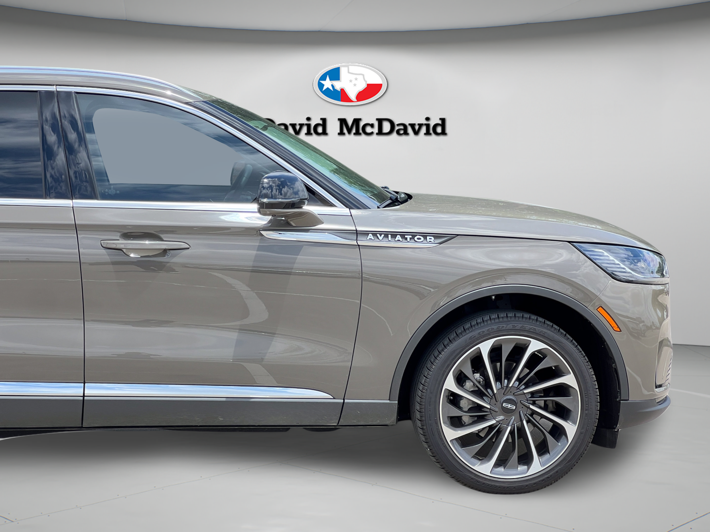 New 2025 Lincoln Aviator Reserve w/ Equipment Group 201A AWD/4WD image 34