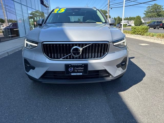 Certified 2025 Volvo XC40 B5 Plus AWD/4WD image 7