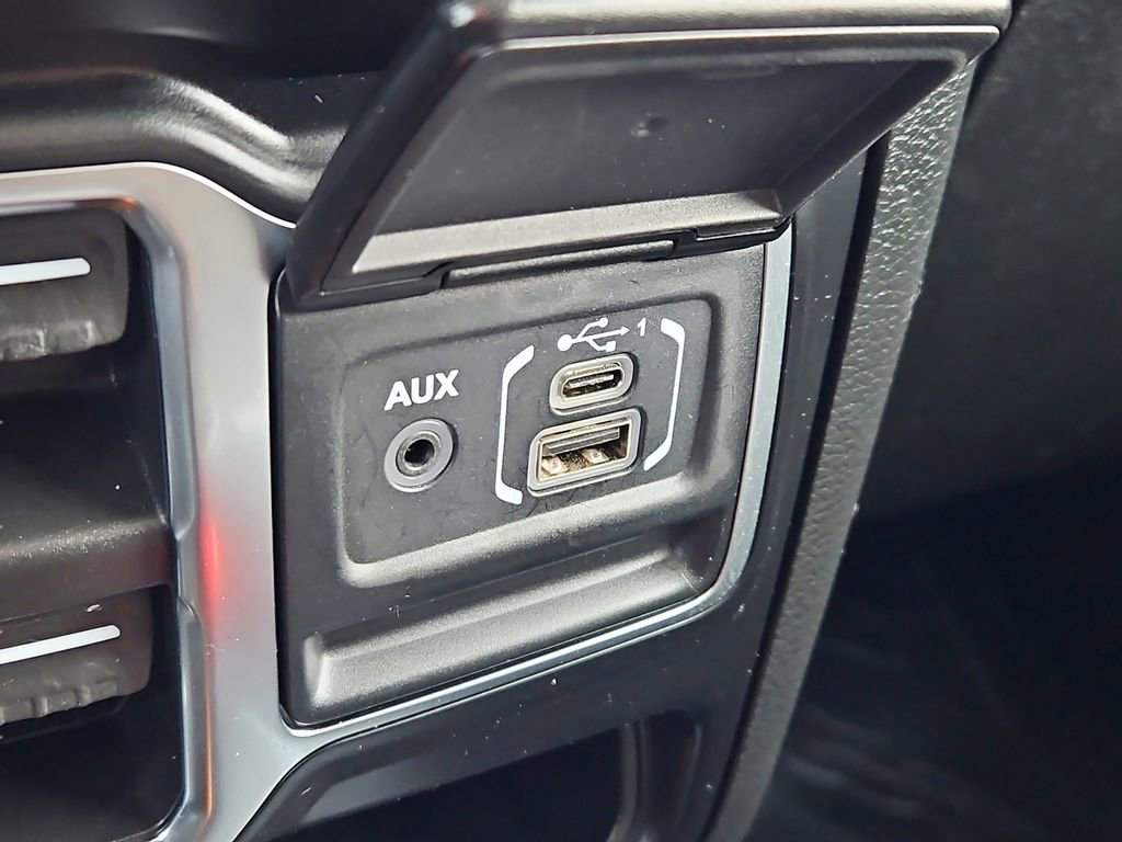 Used 2021 Jeep Gladiator Sport image 17