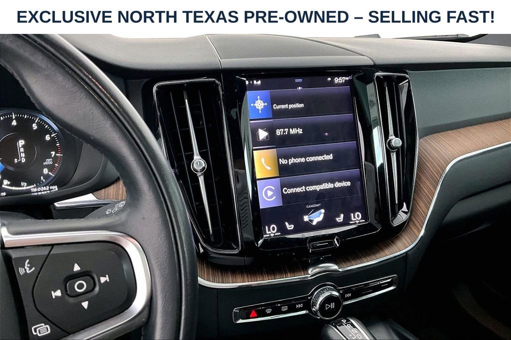 Used 2021 Volvo XC60 T5 Momentum w/ Premium Package FWD image 9