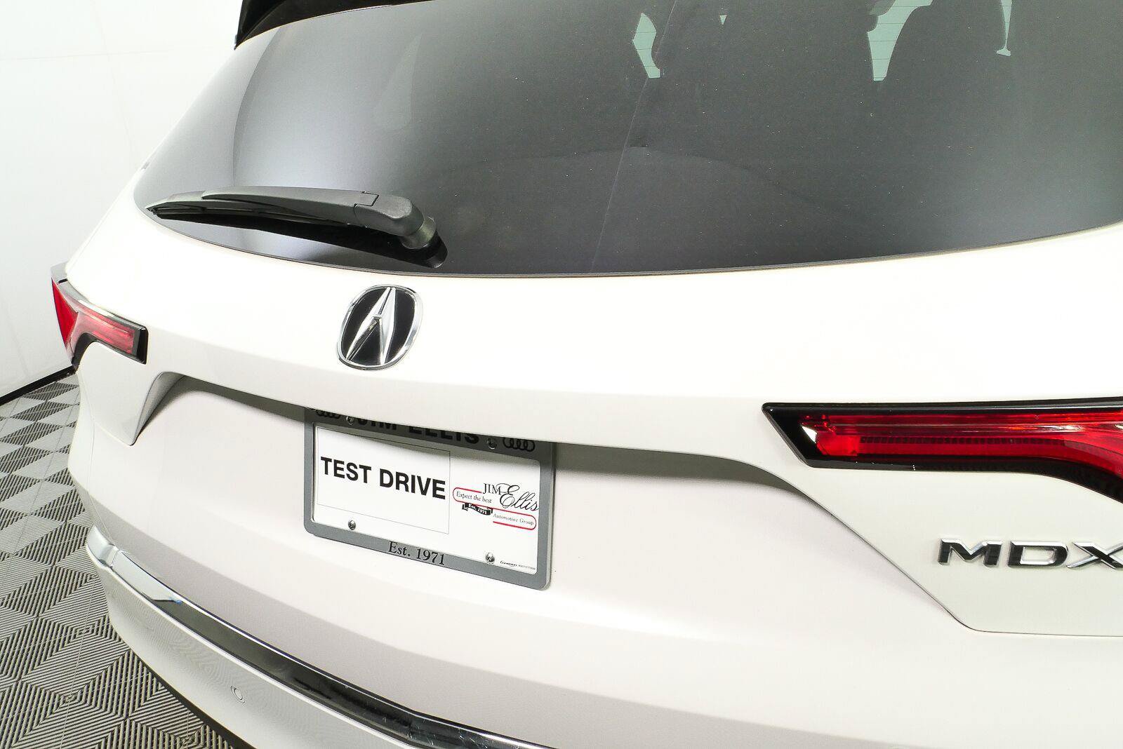 Used 2023 Acura MDX w/ Technology Package AWD/4WD image 35