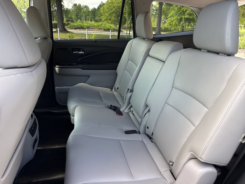 Used 2019 Honda Pilot Touring image 32