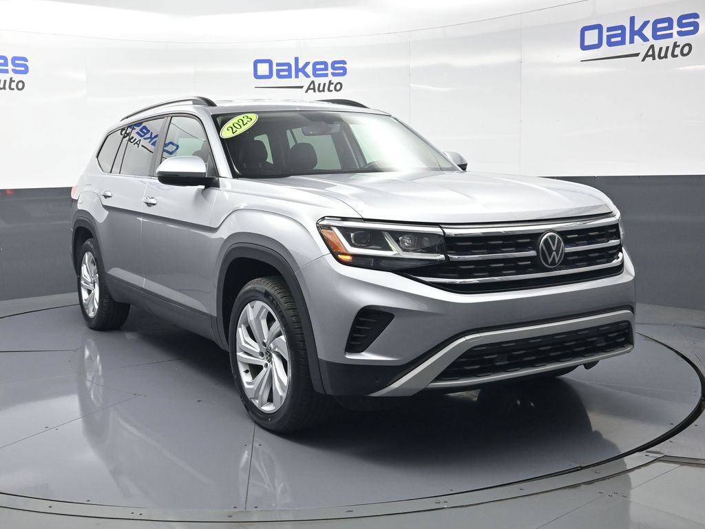 Used 2023 Volkswagen Atlas SE AWD/4WD image 2