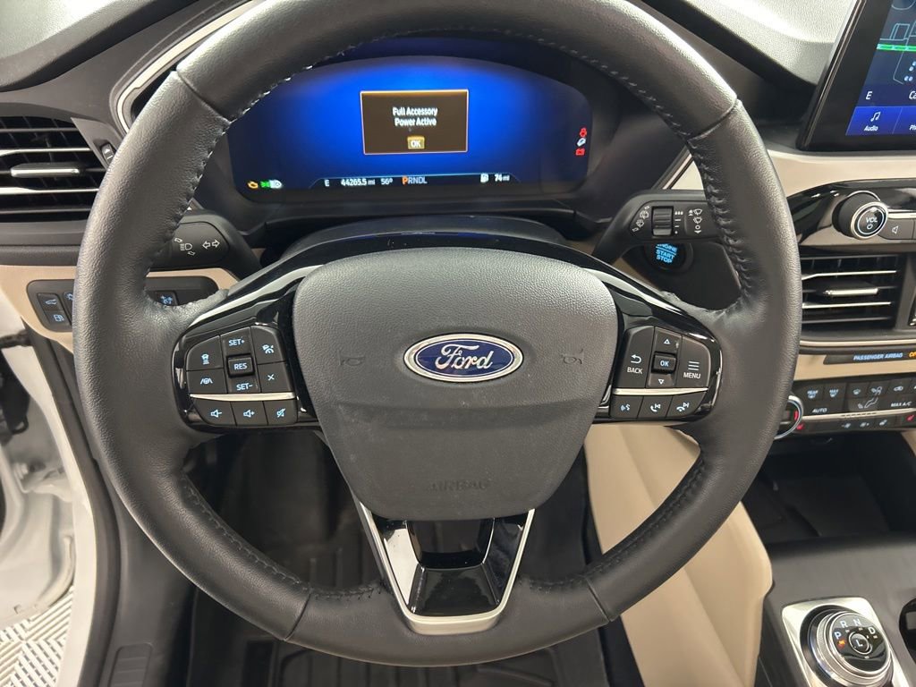 Used 2021 Ford Escape SEL w/ Technology Package AWD/4WD image 16