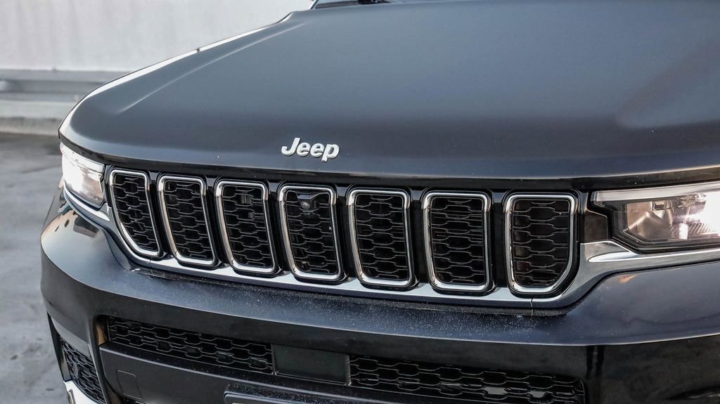 Certified 2024 Jeep Grand Cherokee L Limited w/ Luxury Tech Group II image 6