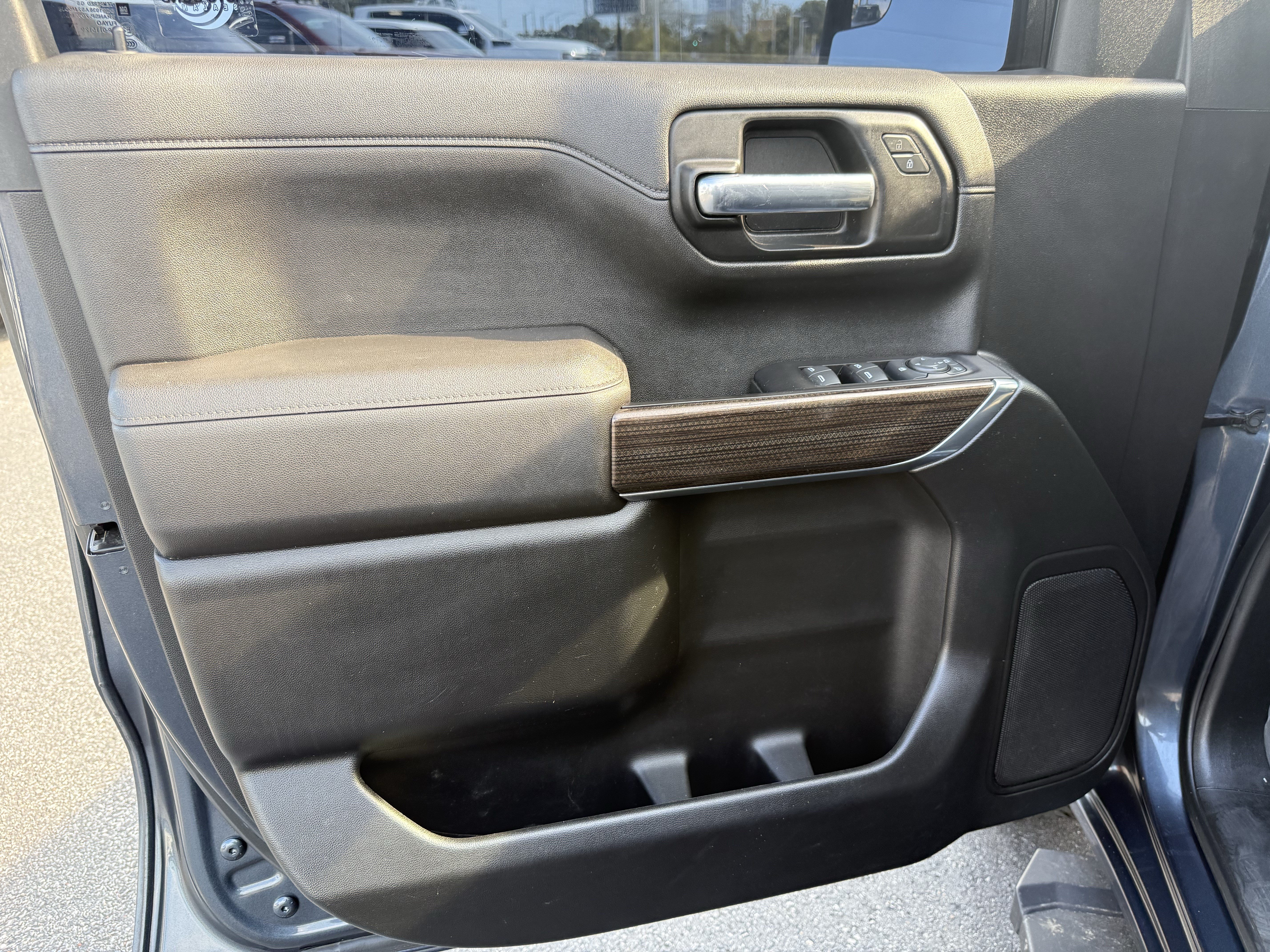 Used 2022 Chevrolet Silverado 1500 LT AWD/4WD image 14