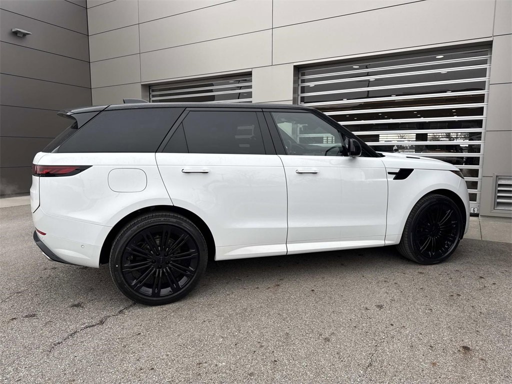 New 2026 Land Rover Range Rover Sport Dynamic SE image 8