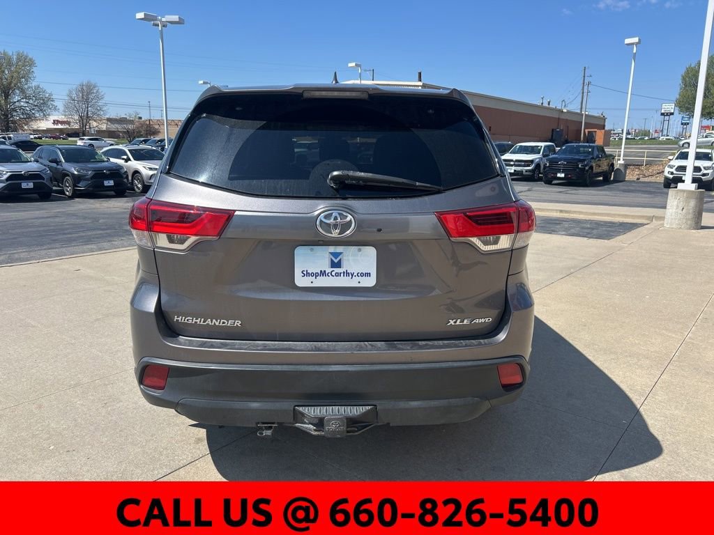 Used 2019 Toyota Highlander XLE image 12