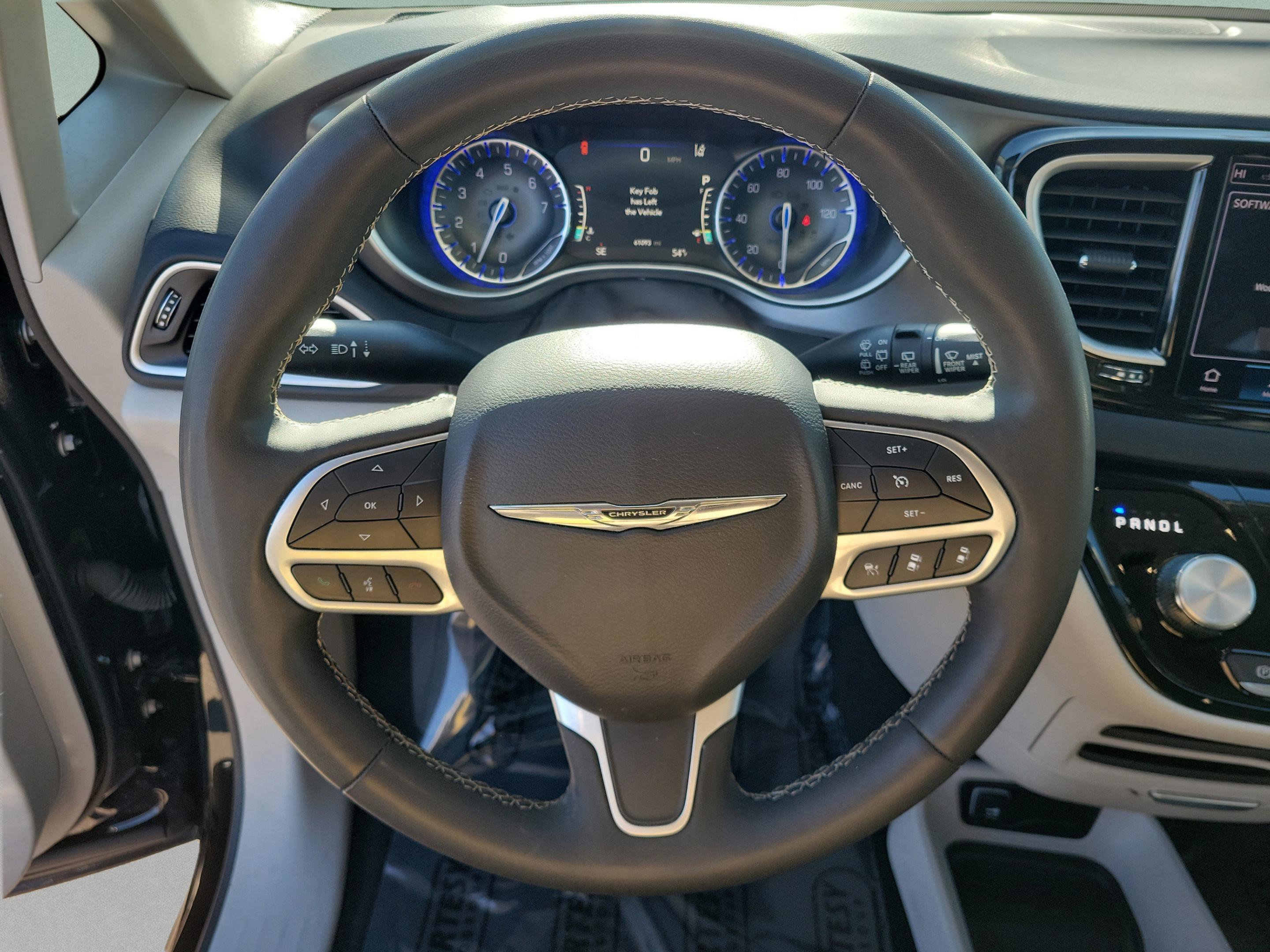 Used 2024 Chrysler Pacifica Touring-L image 25