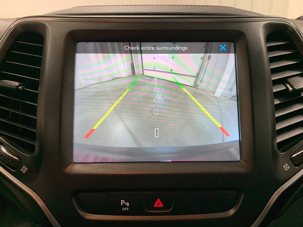 Used 2019 Jeep Cherokee Trailhawk w/ Cold Weather Group AWD/4WD image 7