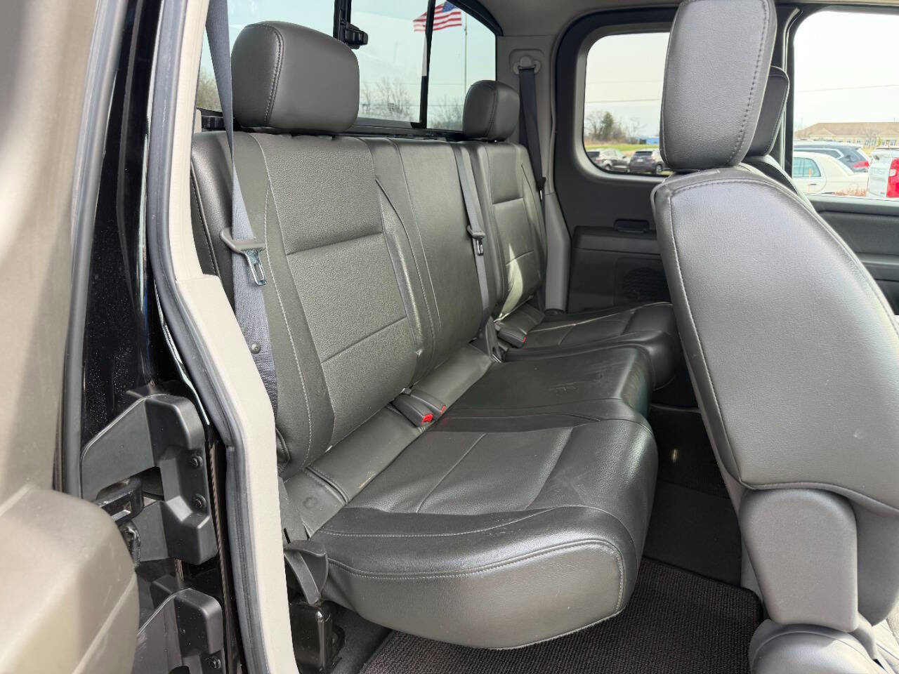 Used 2004 Nissan Titan LE w/ (Tow) Big Tow Pkg image 13